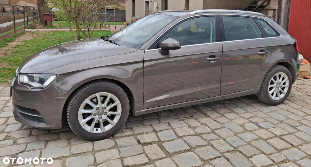 Audi A3 Sportback 1.6 TDI Ambition - 4