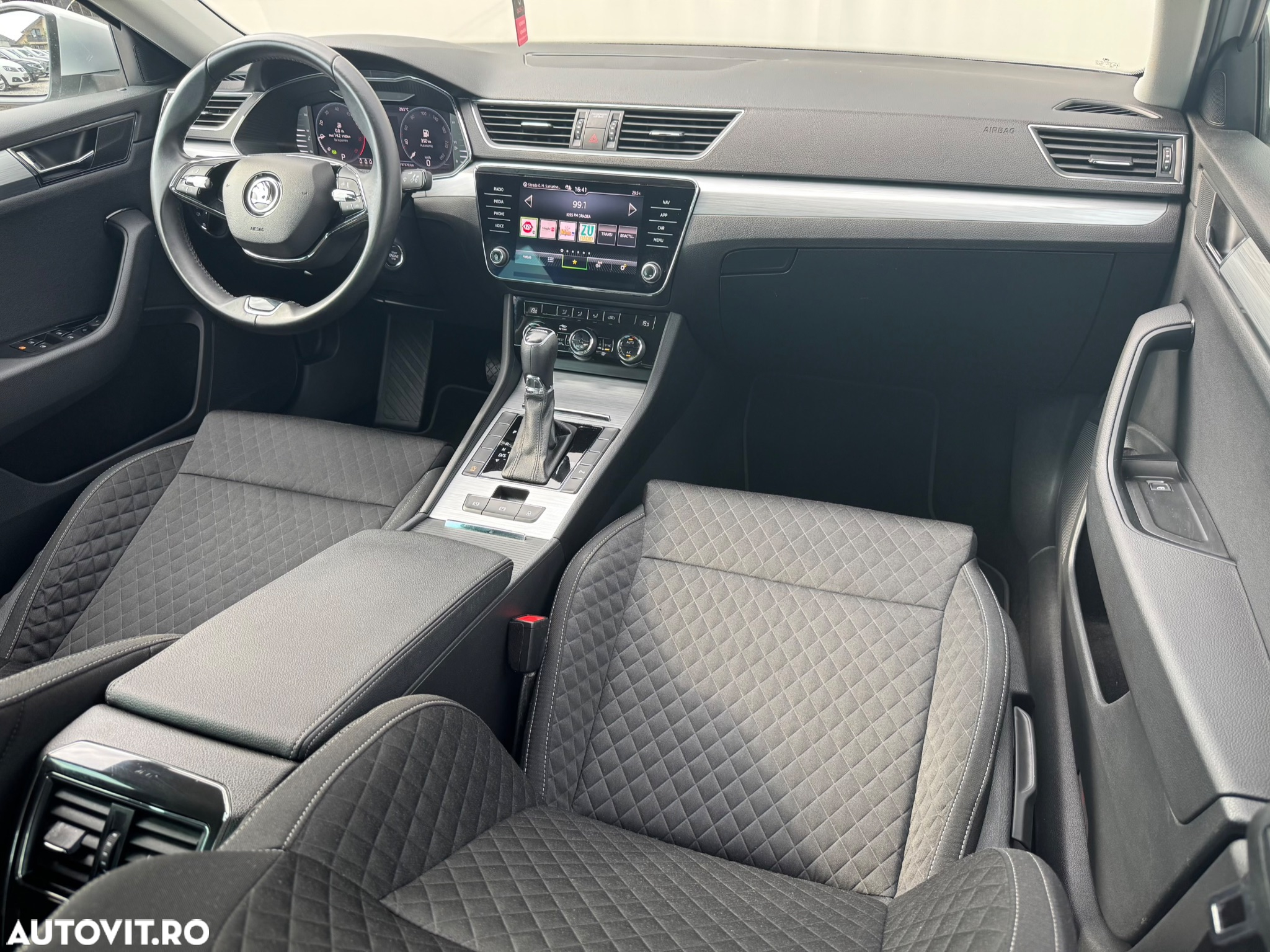 Skoda Superb 2.0 TDI DSG Style - 6