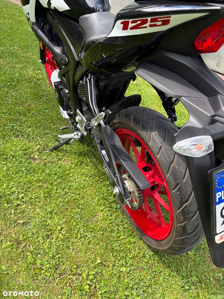 Suzuki GSX - 6