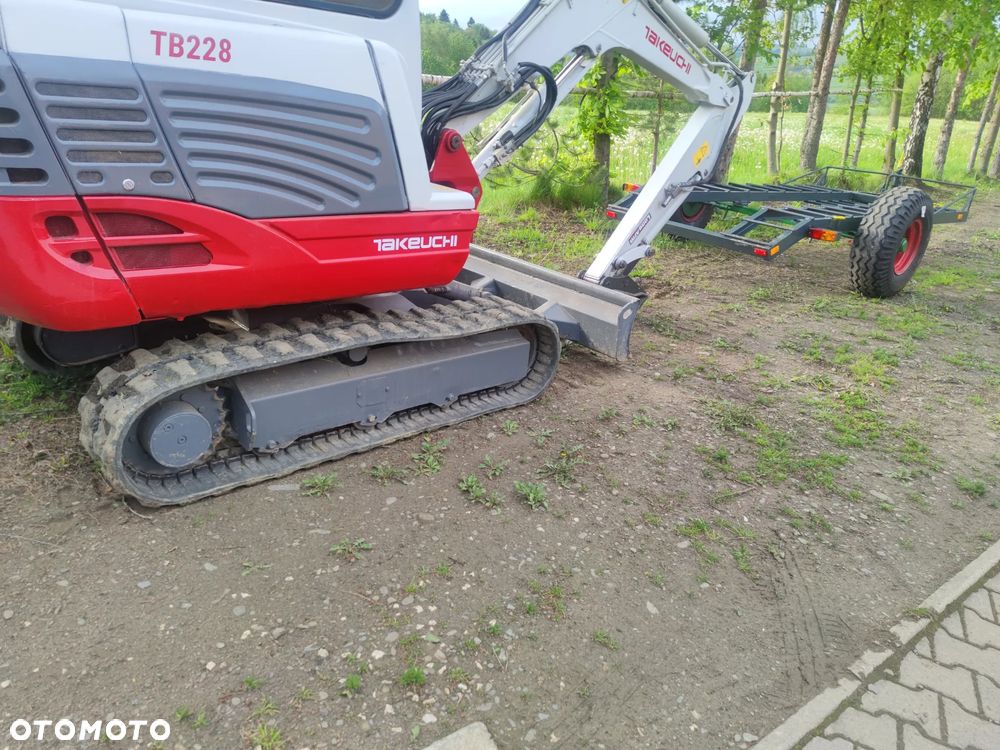 Takeuchi TB228 - 2