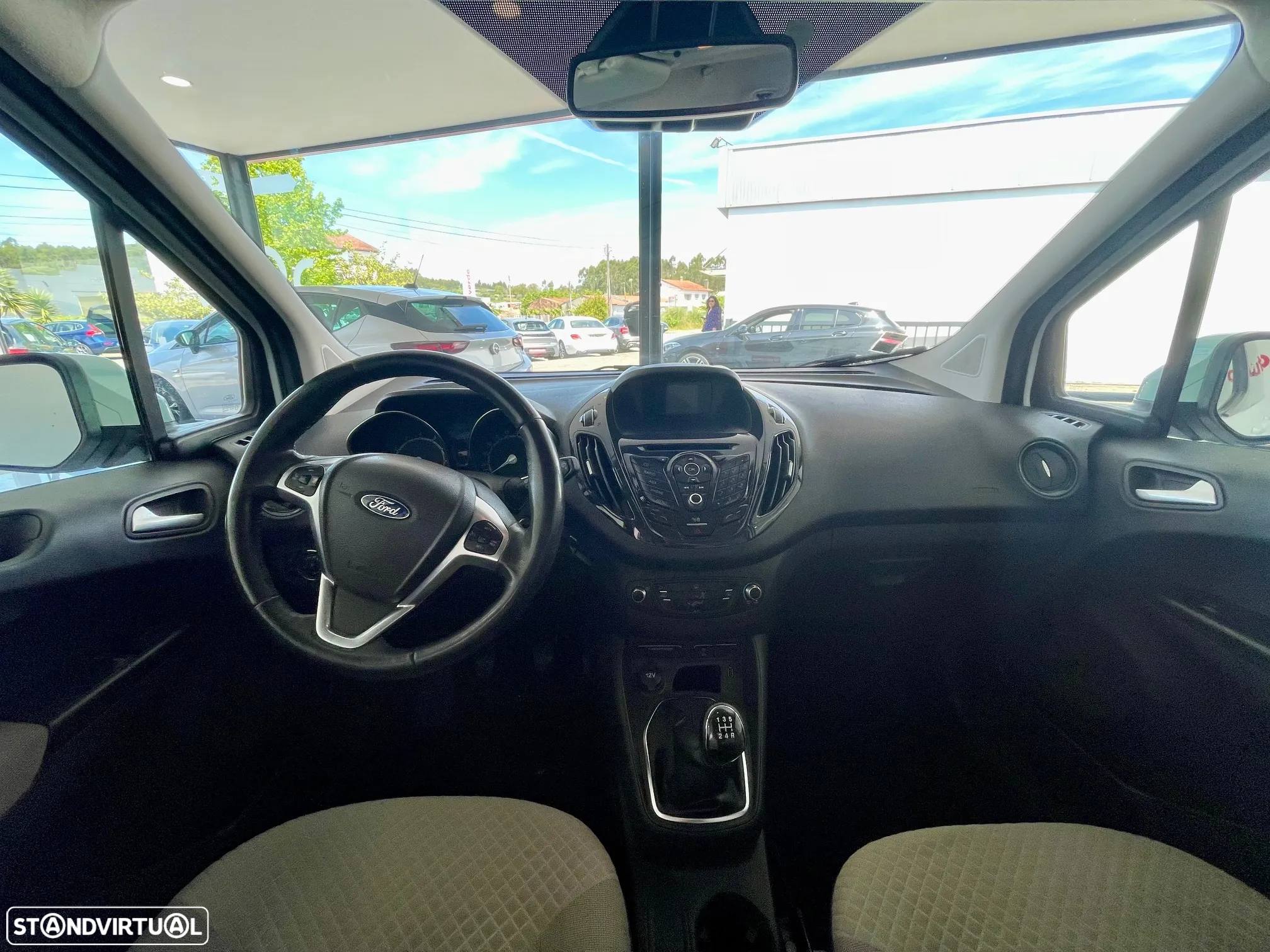 Ford Tourneo Courier 1.0 EcoBoost Titanium - 17