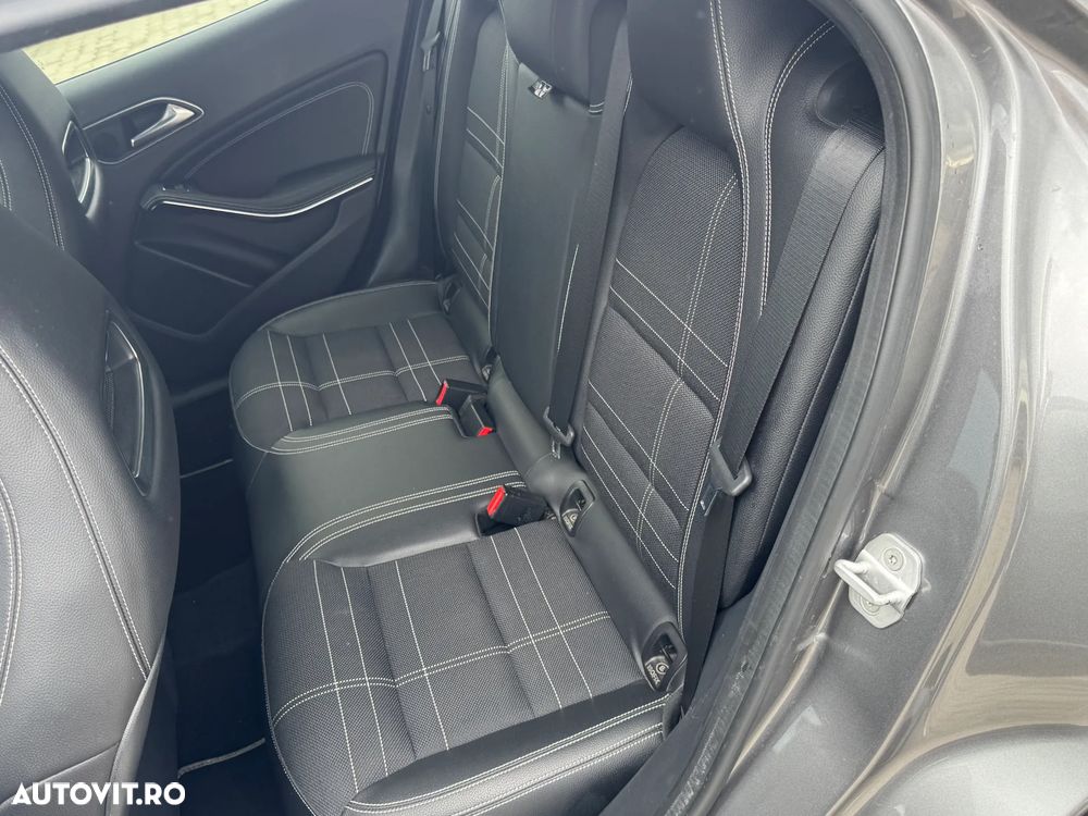 Mercedes-Benz GLA 220 CDI 4MATIC 7G-DCT Urban - 23