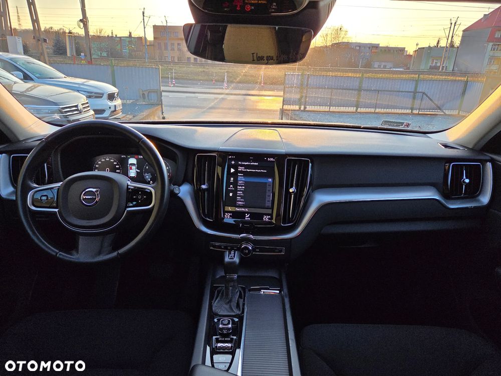 Volvo XC 60 T4 Momentum - 12