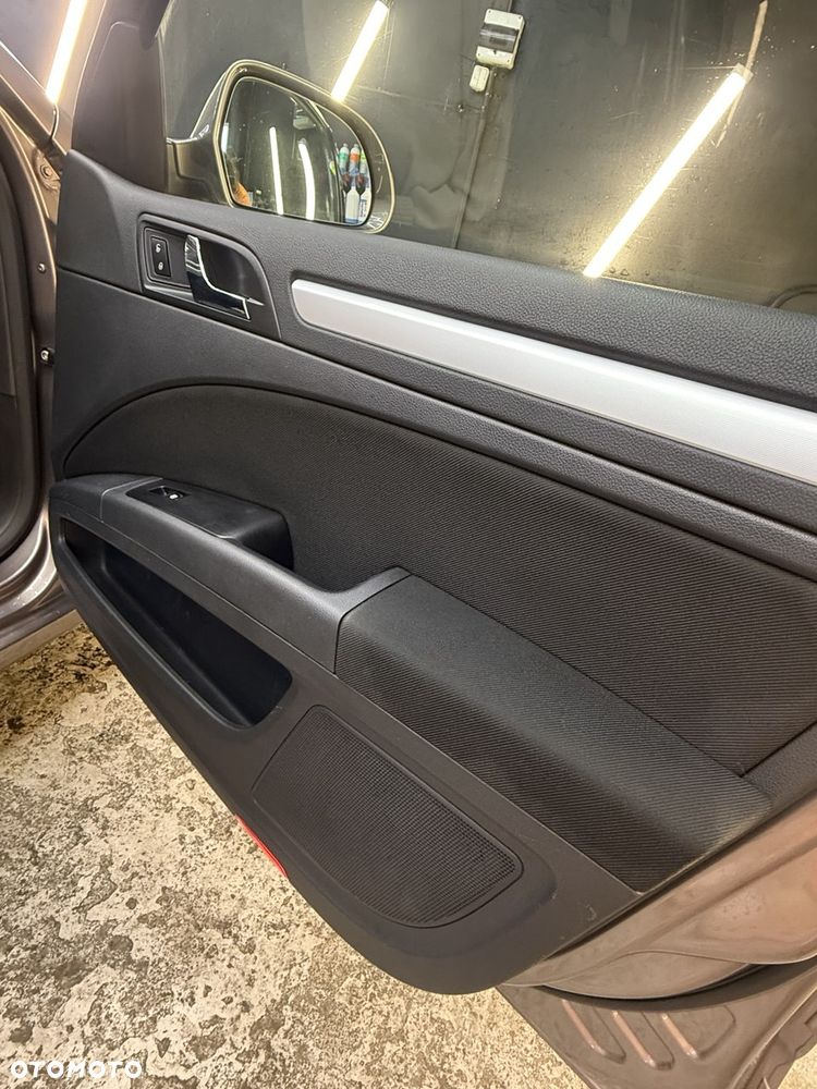 Skoda Superb 1.6 TDI GreenLine - 11