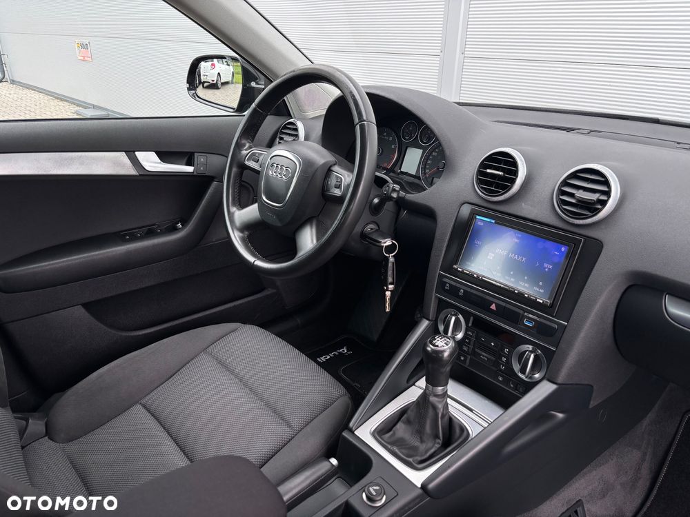 Audi A3 Sportback 1.4 TFSI Ambiente - 30