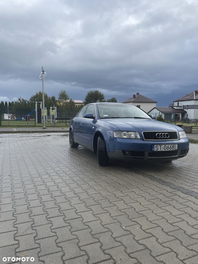 Audi A4 Limousine - 3