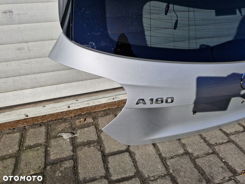 MERCEDES BENZ A KLASA W176 KLAPA BAGAŻNIKA TYŁ 761 - 4