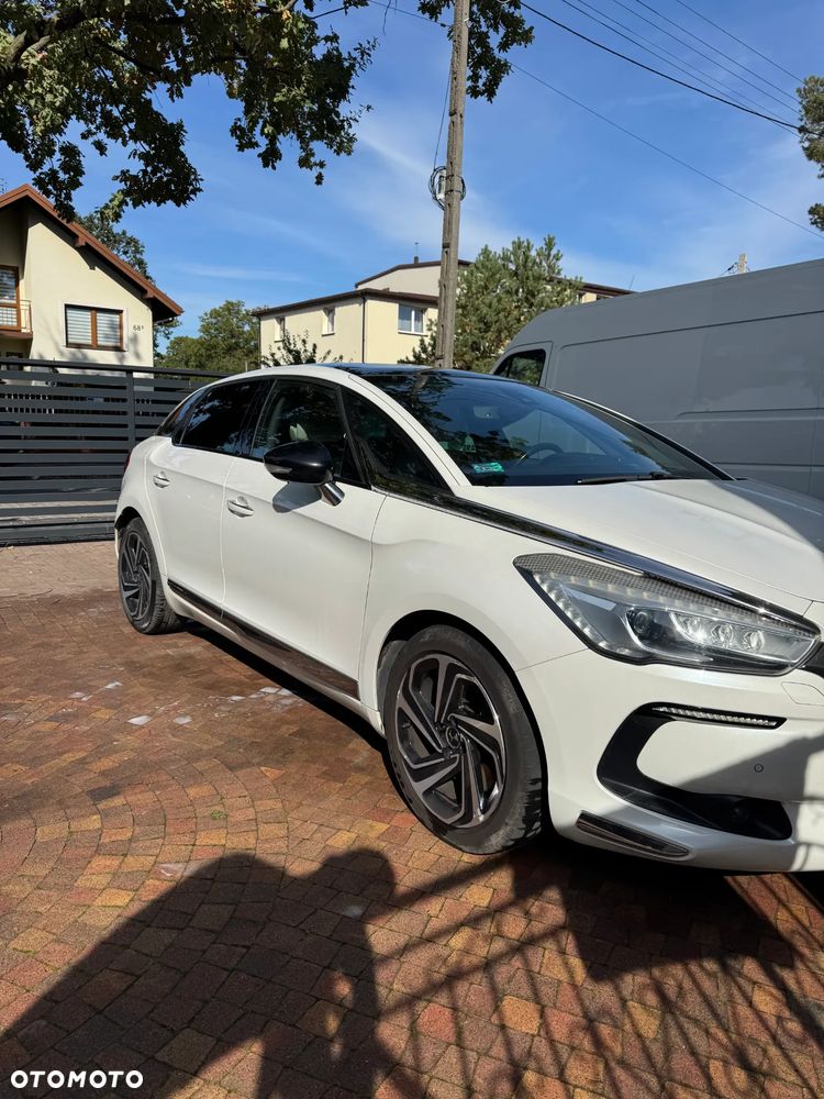 DS Automobiles Ds 5