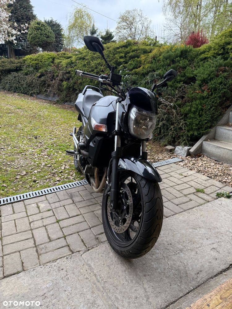 Suzuki GSR - 1