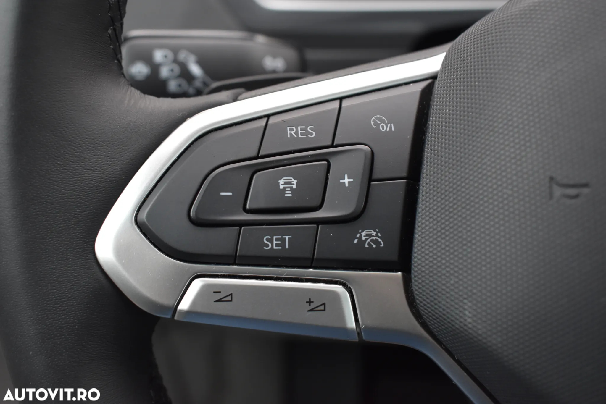 Volkswagen Tiguan 2.0 TDI SCR DSG 4Motion Elegance - 12