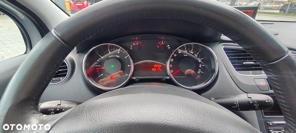 Peugeot 5008 120 VTi Active - 11