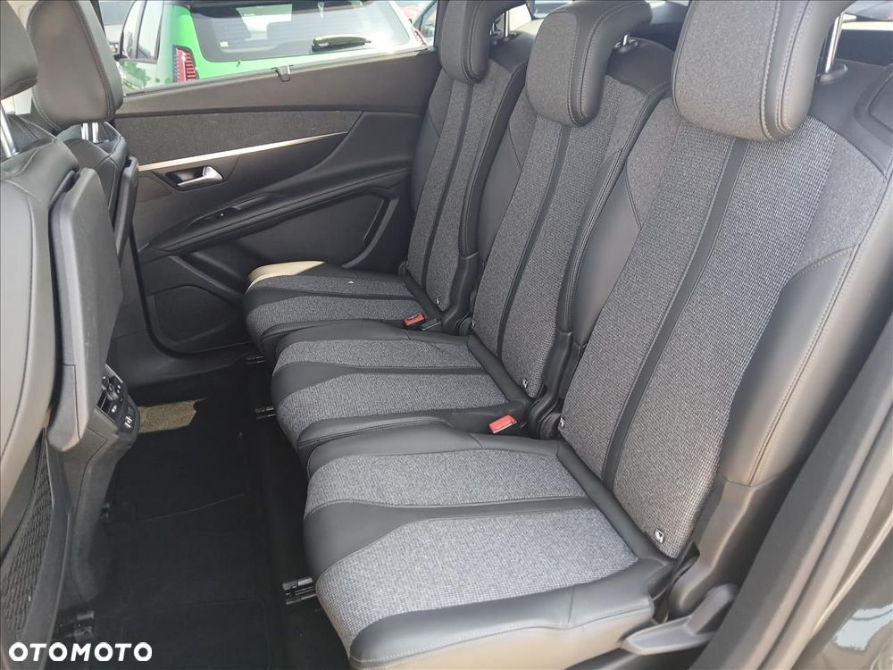 Peugeot 5008 - 10