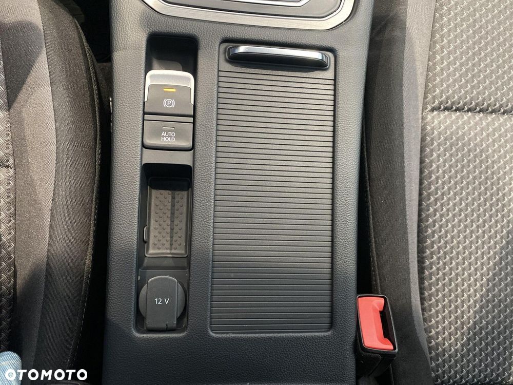 Volkswagen Passat - 21