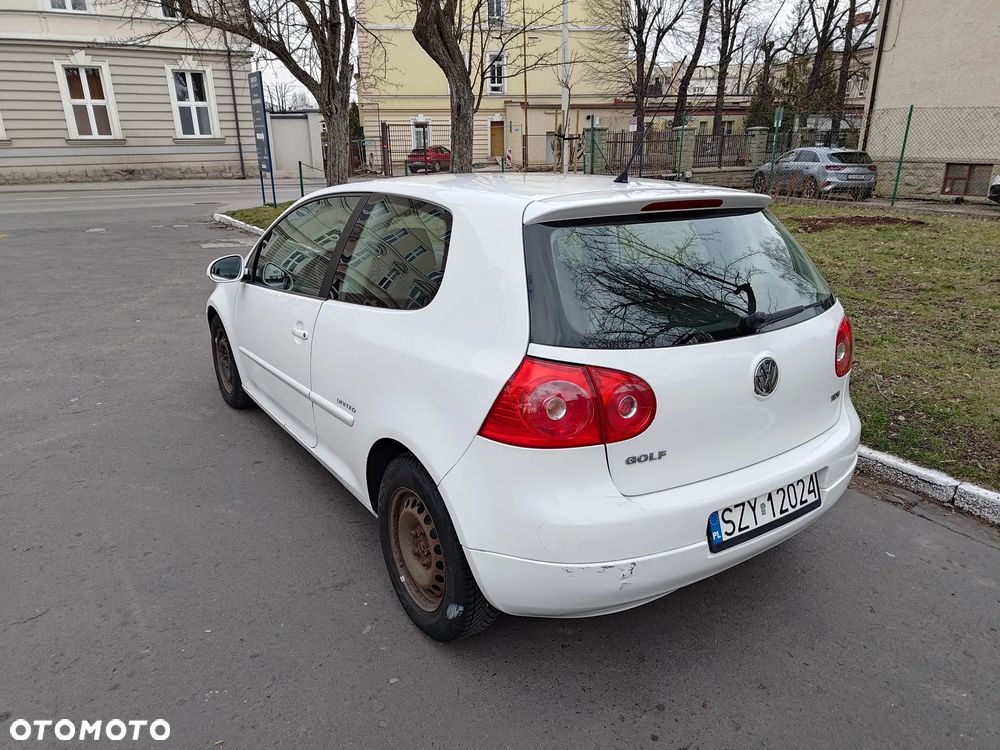 Volkswagen Golf V 1.9 TDI Comfortline - 4