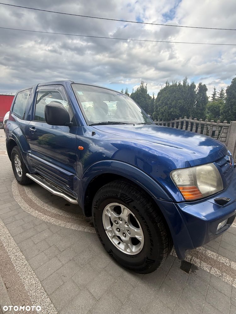 Mitsubishi Pajero - 2