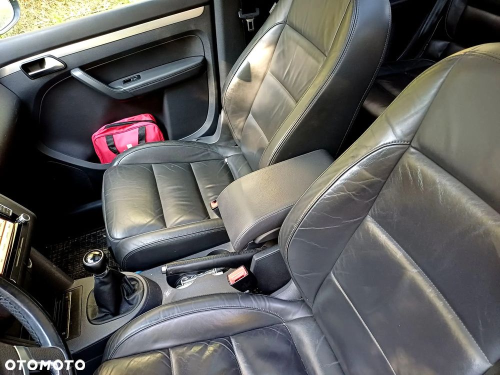 Volkswagen Touran 1.4 TSI STYLE - 15