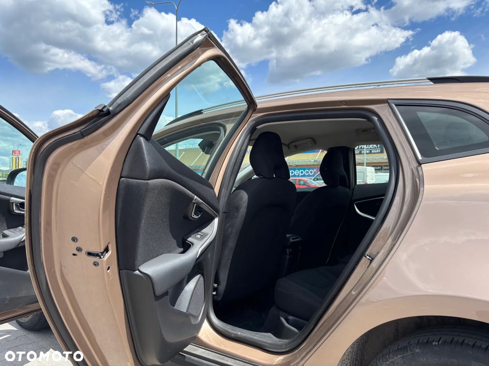 Volvo V40 D2 Kinetic - 9