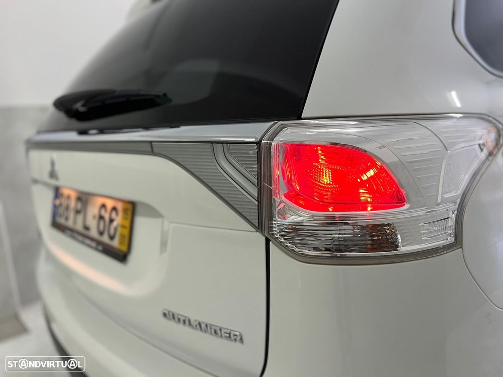 Mitsubishi Outlander 2.2 DI-D Instyle Navi - 6