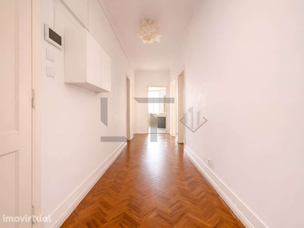 Charmoso apartamento T5 com excelente luz natural, em prédio com el... - Grande imagem: 5/14