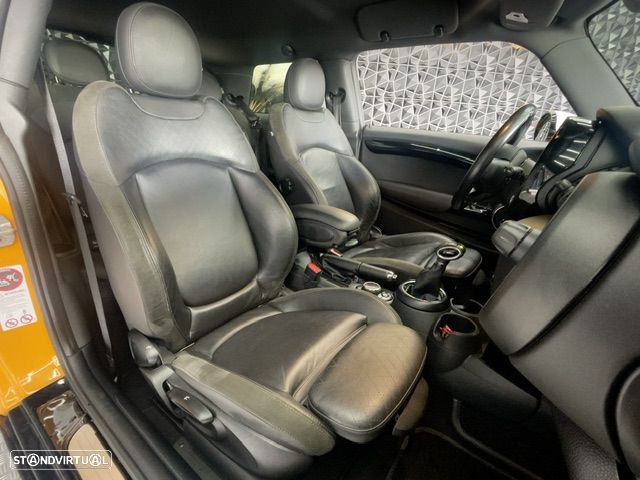 MINI 3 Portas Cooper Aut. - 17
