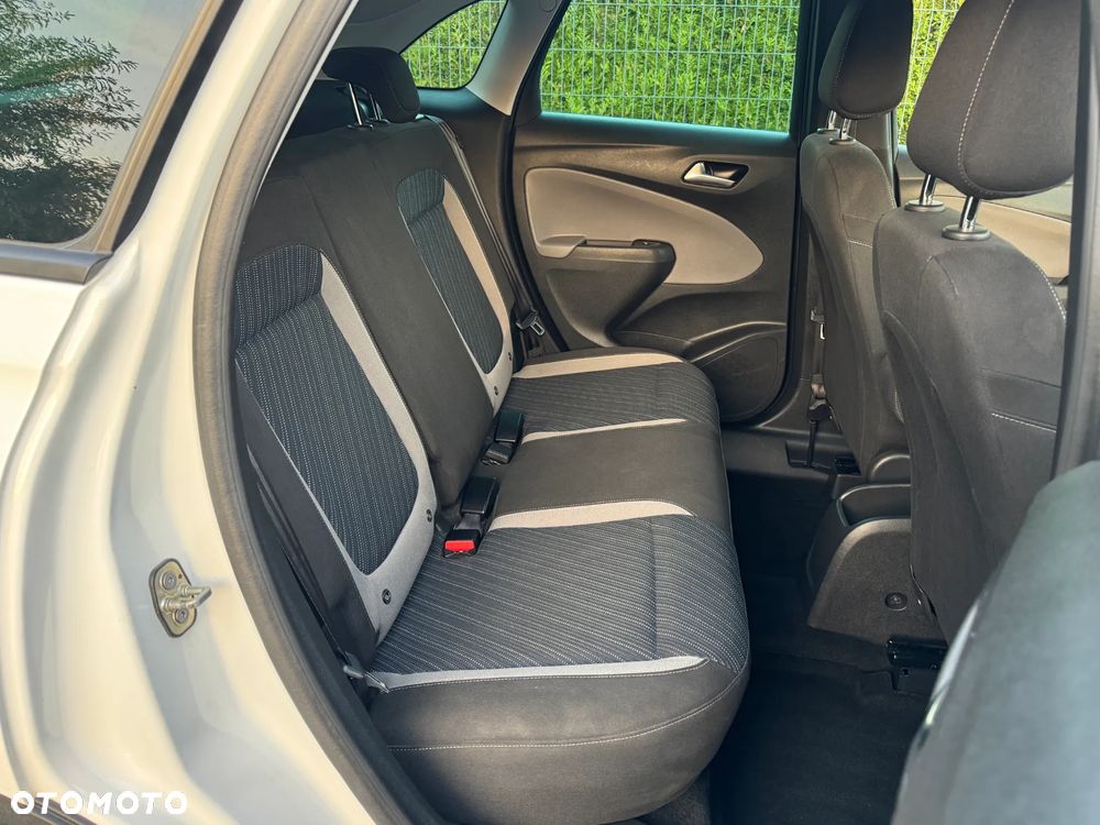 Opel Crossland X 1.2 T Design Line S&S - 25