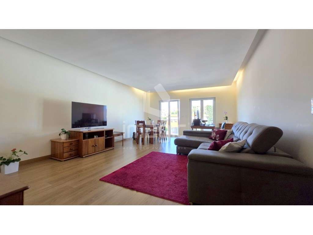 Apartamento T3 Duplex, com duas salas, usado na Malveira - Grande imagem: 2/34