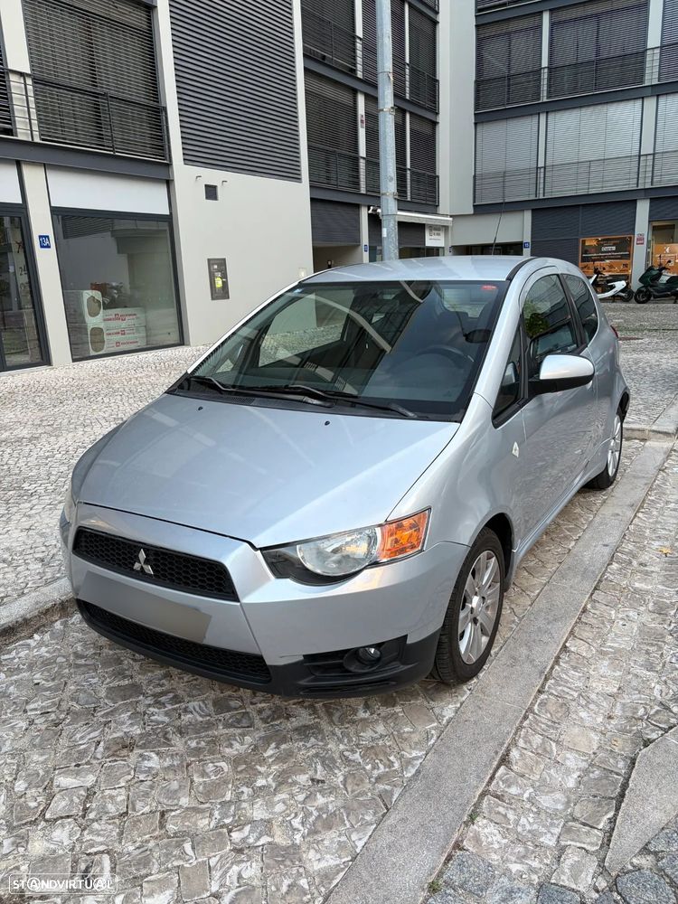 Mitsubishi Colt - 1