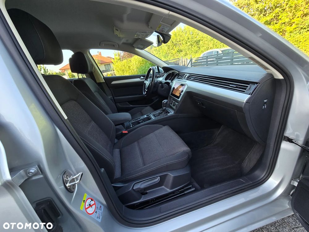 Volkswagen Passat 2.0 TDI (BlueMotion Technology) DSG Comfortline - 10