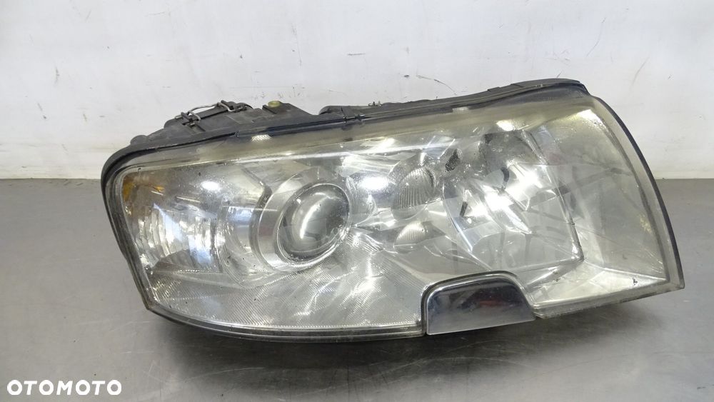 LAMPA PRAWA PRZEDNIA XENON SKODA SUPERB I 1.9TDI - 1