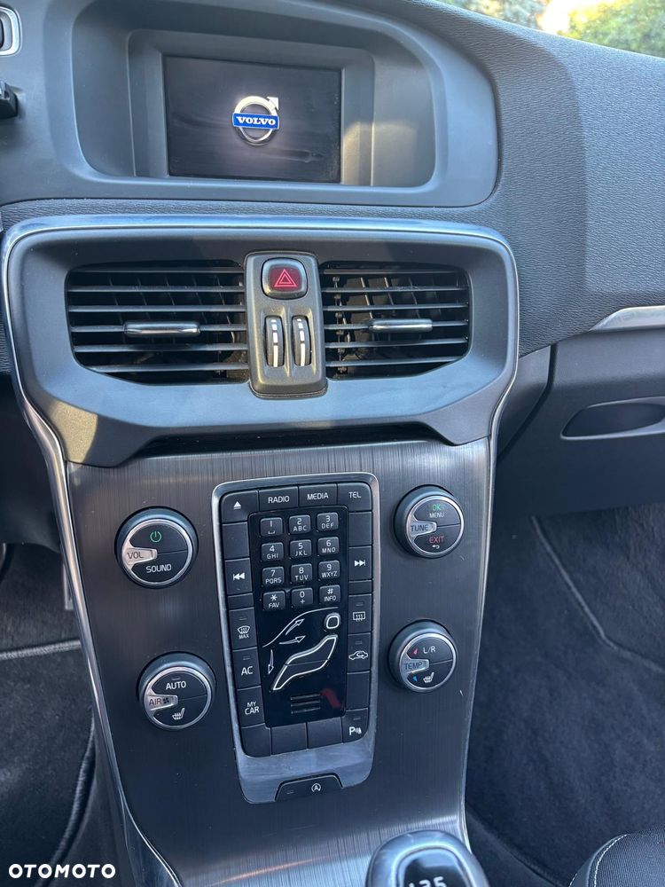 Volvo V40 D4 Momentum - 12