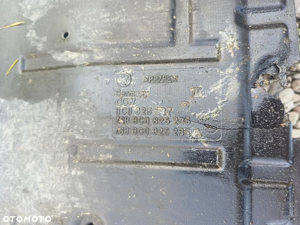VW PASSAT B6 OSŁONA SILNIKA PRZÓD 3C0825217 - 2