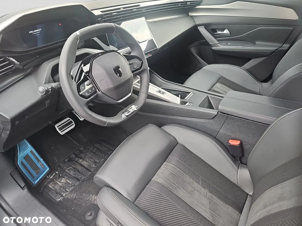 Peugeot 408 - 15