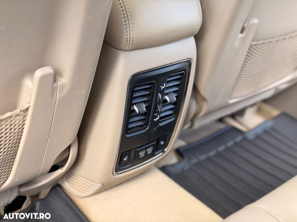 Jeep Grand Cherokee - 16