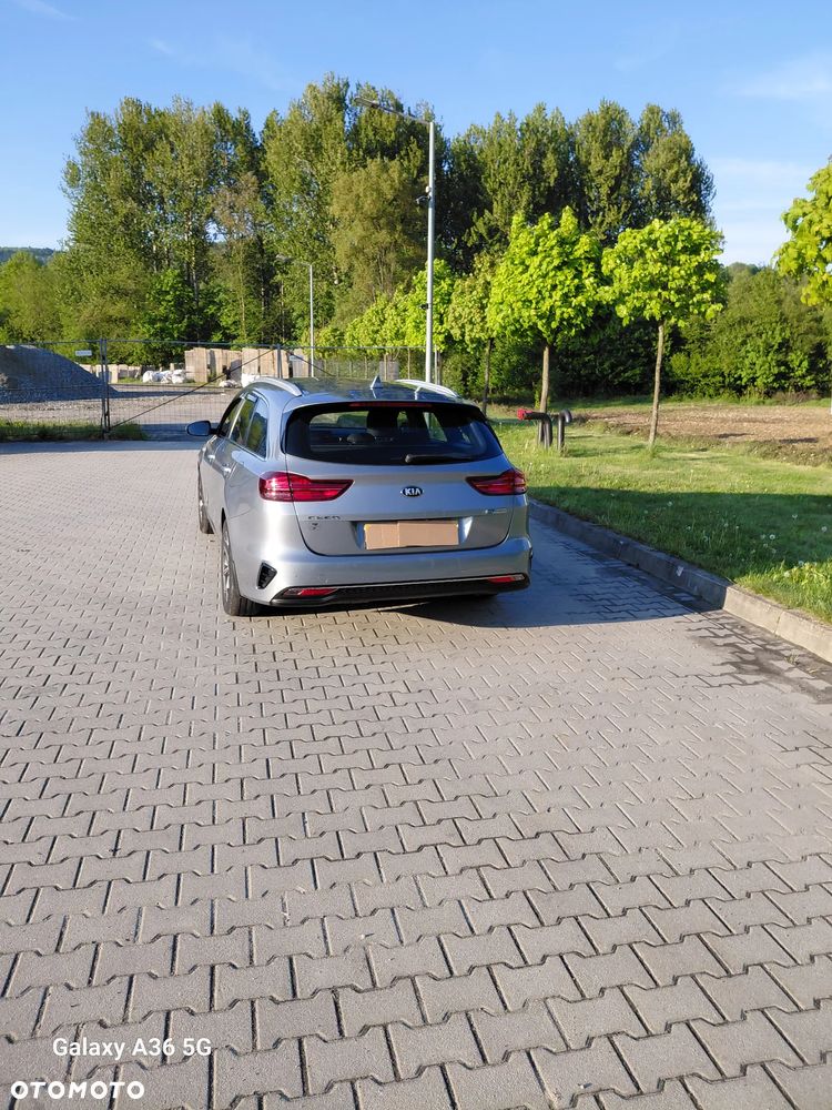 Kia Ceed 1.6 CRDi mHEV M - 4