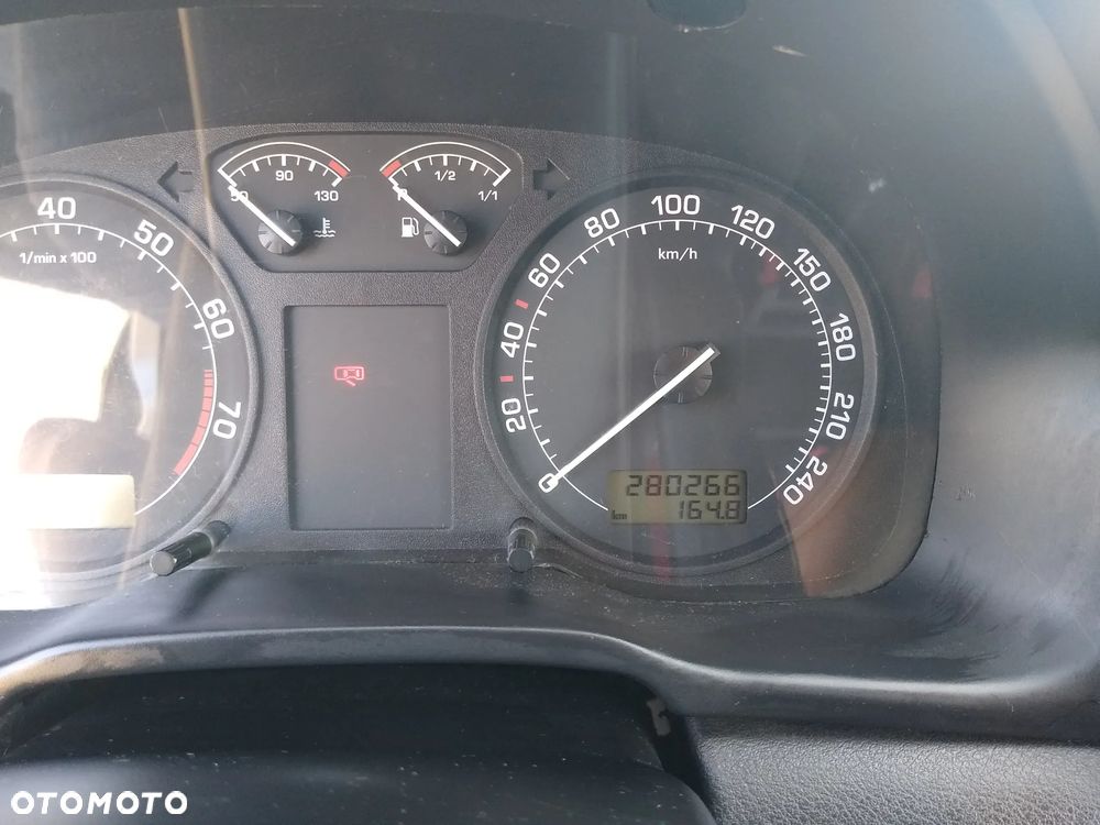 Skoda Octavia 1.6 Tour - 9