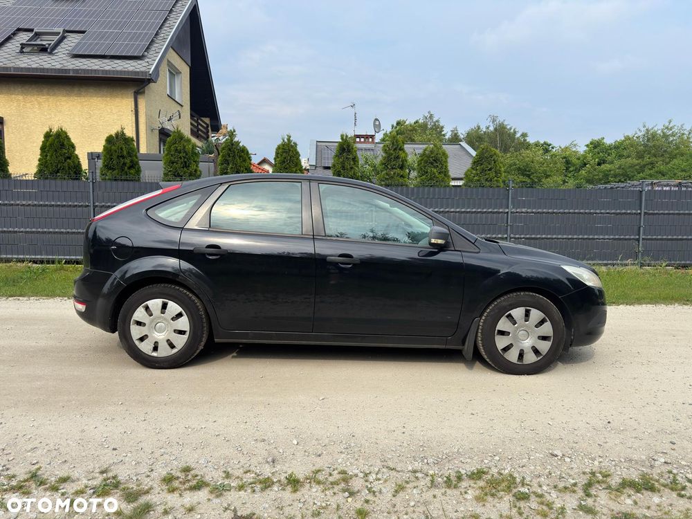 Ford Focus 1.6 Ambiente - 4