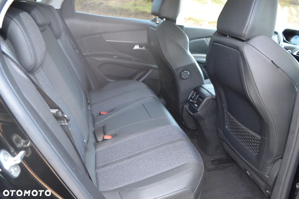 Peugeot 3008 1.6 PureTech Hybrid PHEV Allure Pack S&S EAT8 - 9