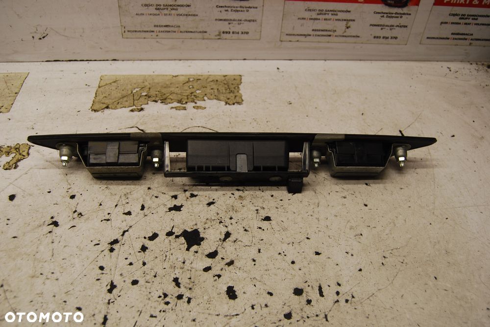 PODŚWIETLENIE TABLICY BLENDA KLAPY 8E0827657G AUDI A6 C6 KOMBI A4 B7 8E0827657H 8E0827657D - 3