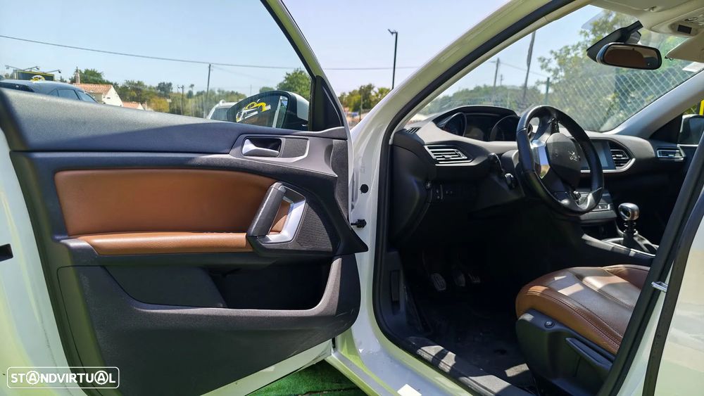 Peugeot 308 SW 1.6 BlueHDi Allure - 21