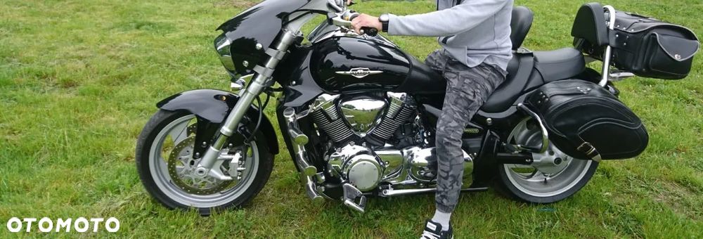 Suzuki Intruder - 12