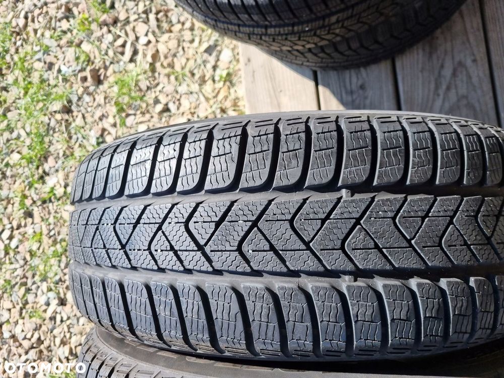 OPONY PIRELLI SOTTOZERO 3 SEAL INSIDE 215/55R17 94H 2020r,2x7mm bdb stan - 3