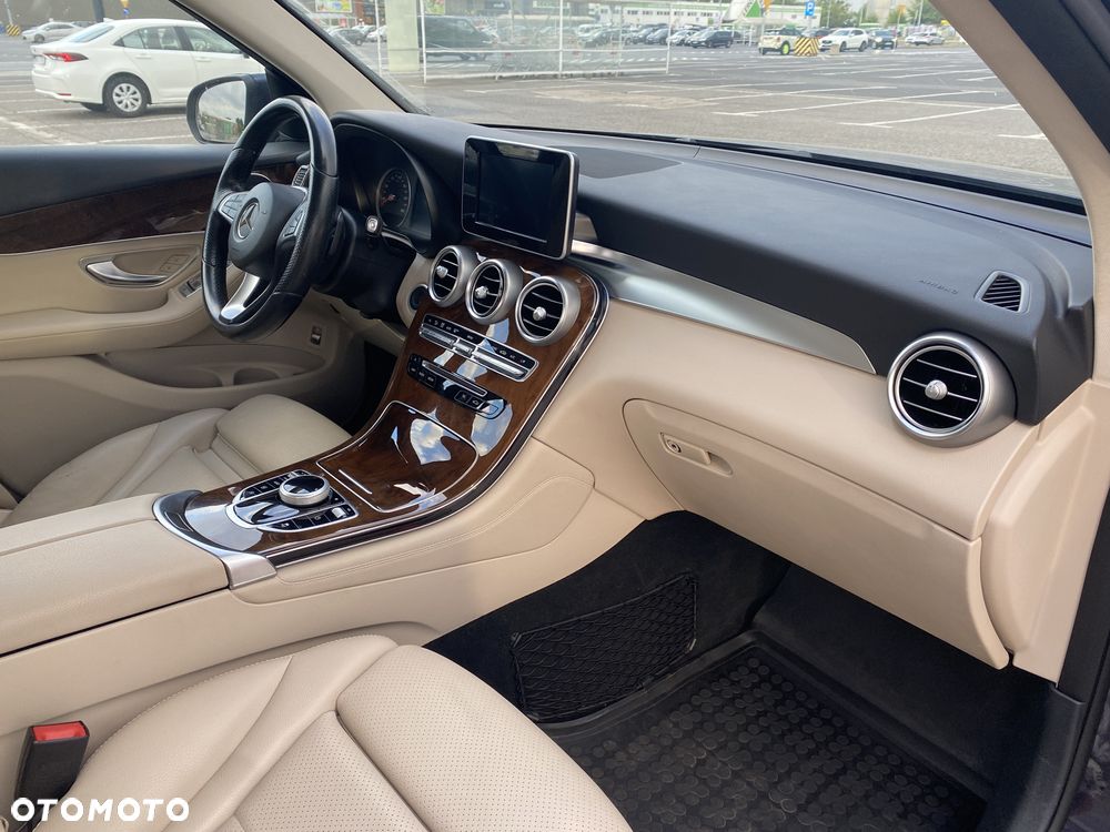 Mercedes-Benz GLC - 13