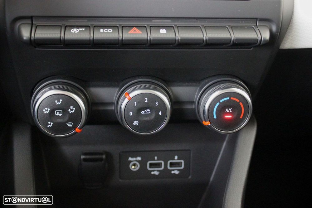 Renault Clio 1.0 TCe Limited Bi-Fuel - 29