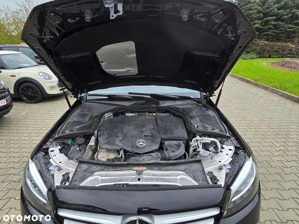 Mercedes-Benz Klasa C 300 de 9G-TRONIC - 28