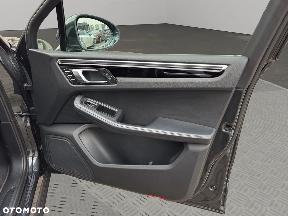 Porsche Macan Standard - 22