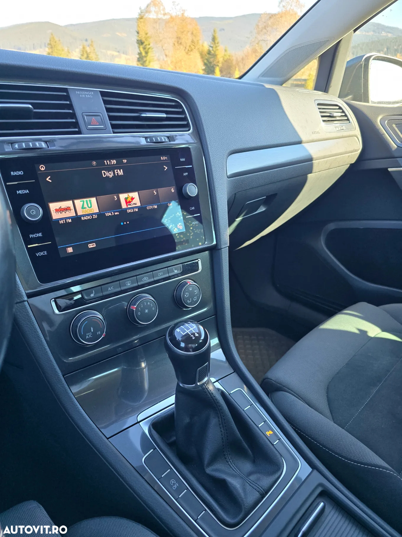 Volkswagen Golf - 8
