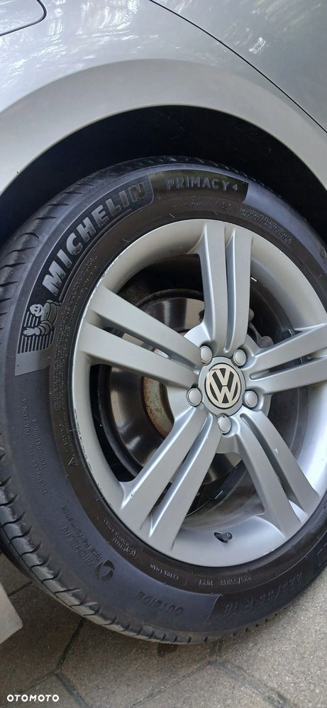 Volkswagen Passat - 32