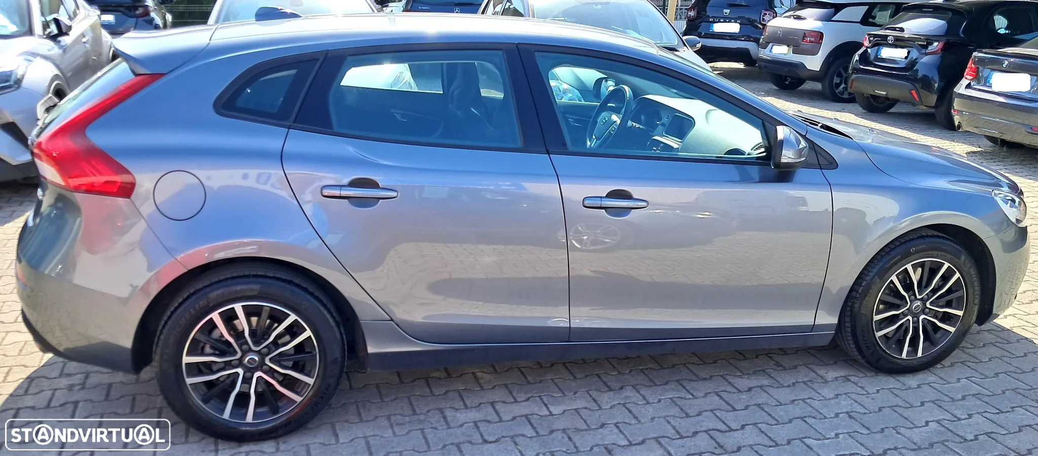 Volvo V40 2.0 D3 Momentum - 22
