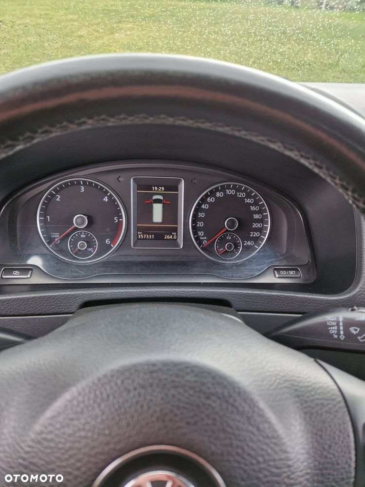 Volkswagen Multivan - 13