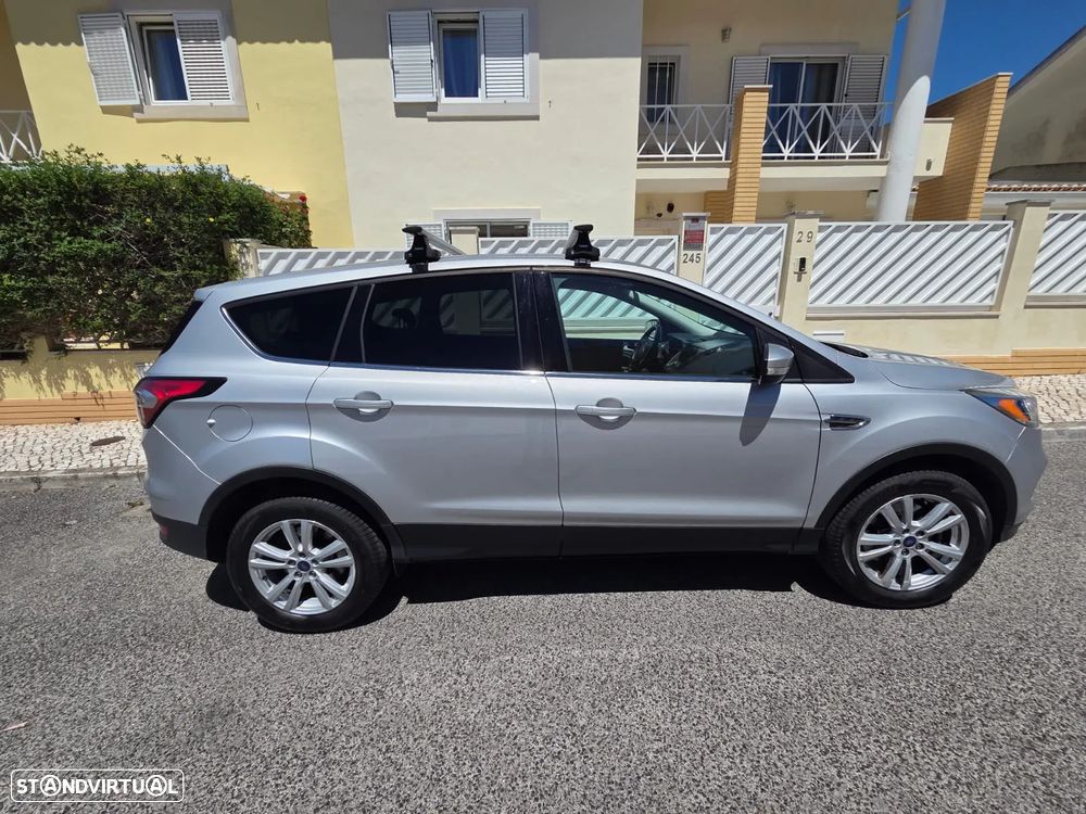 Ford Kuga - 1